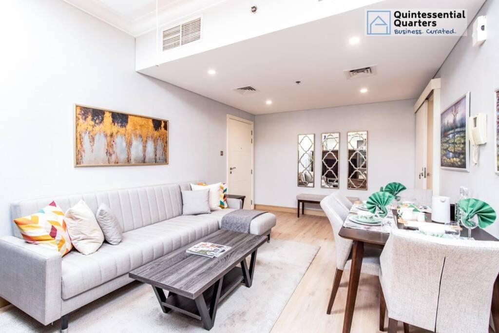 دبي Downtown Cozy Home + Partitioned Living Room المظهر الخارجي الصورة