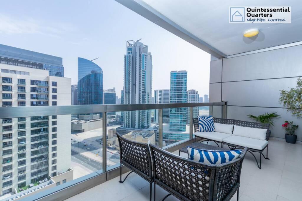 دبي Downtown Cozy Home + Partitioned Living Room المظهر الخارجي الصورة